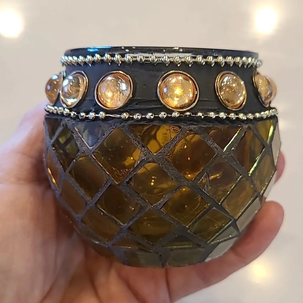Pier 1 yellow gold